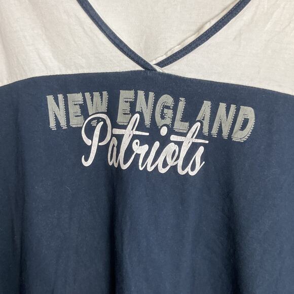 NFL Team Apparel Womens V Neck New England Patriots Logo Tee Short Sleeve 2XL - Picture 4 of 9